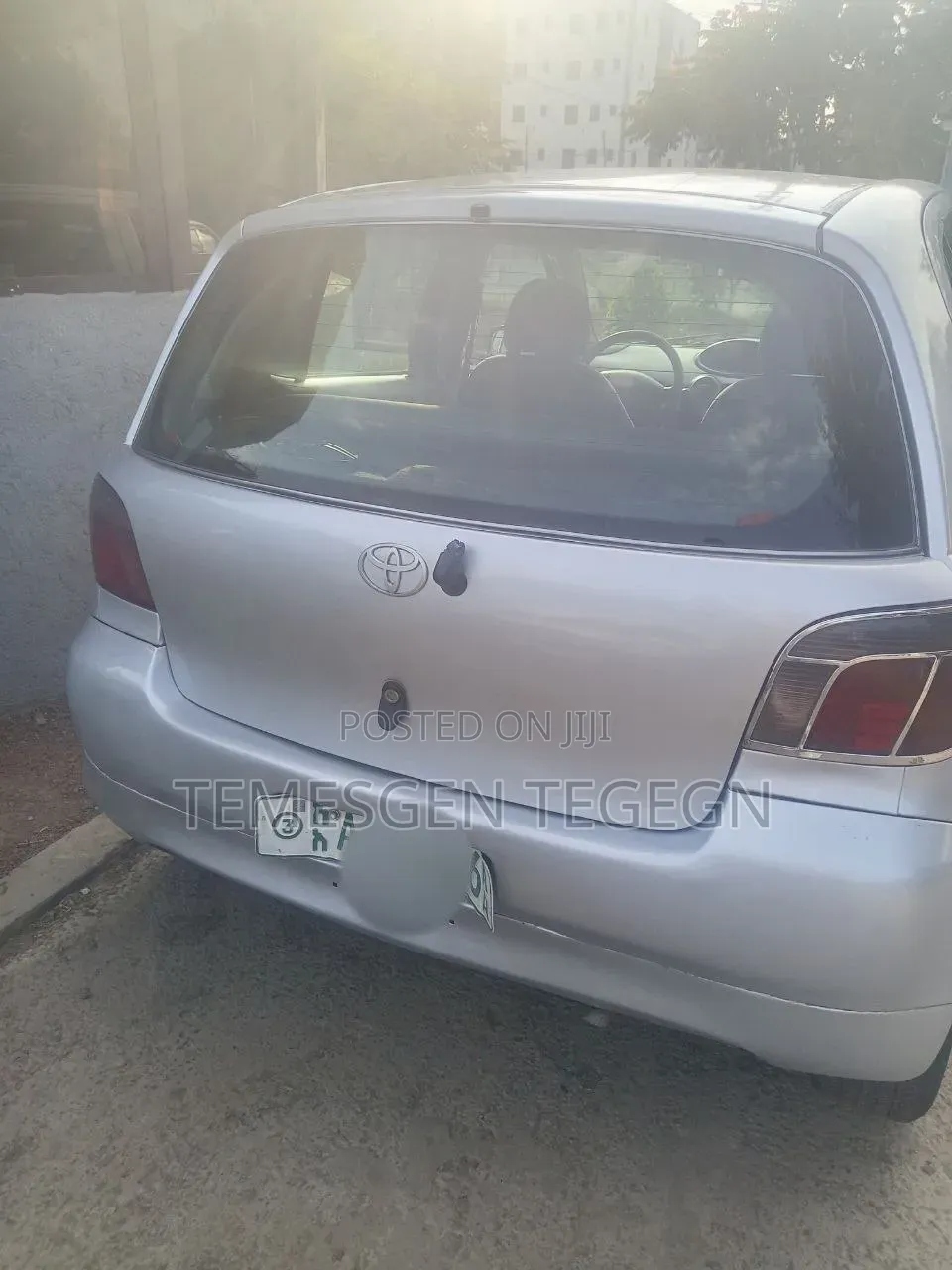 Toyota Vitz 2000 Silver