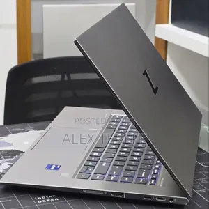 New Laptop HP ZBook Firefly G8 32GB Intel Core i9 SSD 512GB