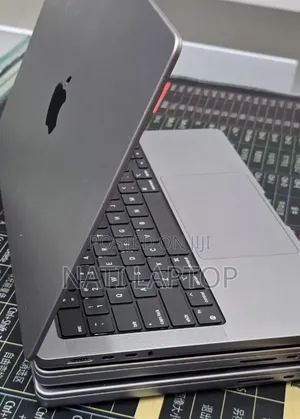 New Laptop Apple MacBook Pro 2022 M2 16GB Apple M2 SSD 512GB