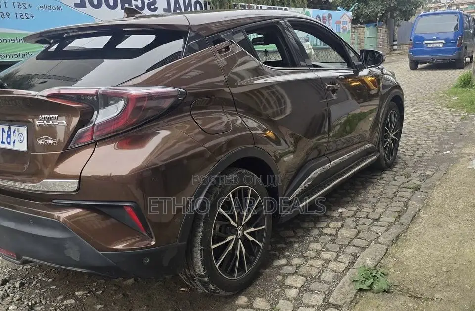 Toyota C-HR 2018 Brown