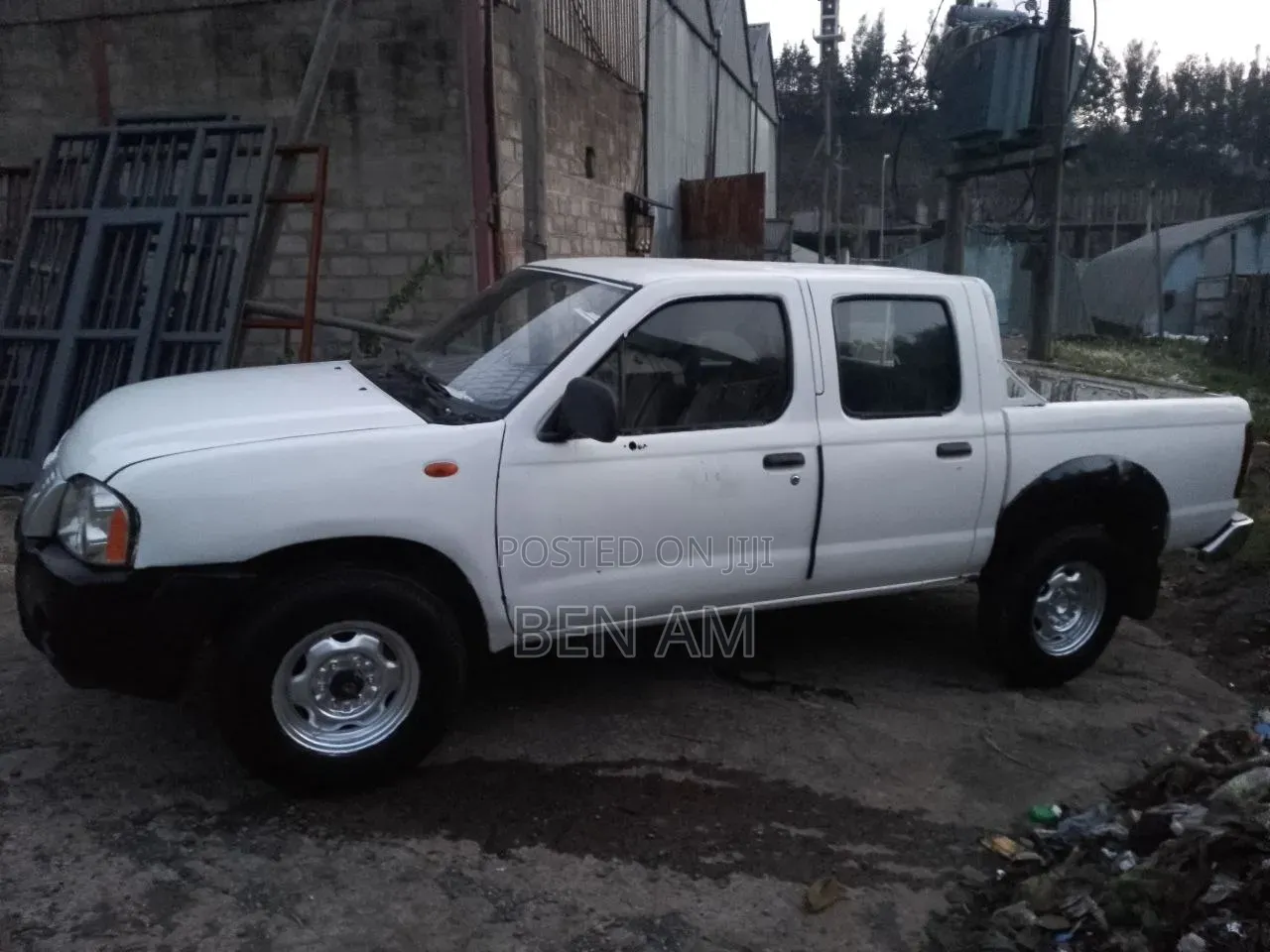 Nissan Hardbody 2003 White