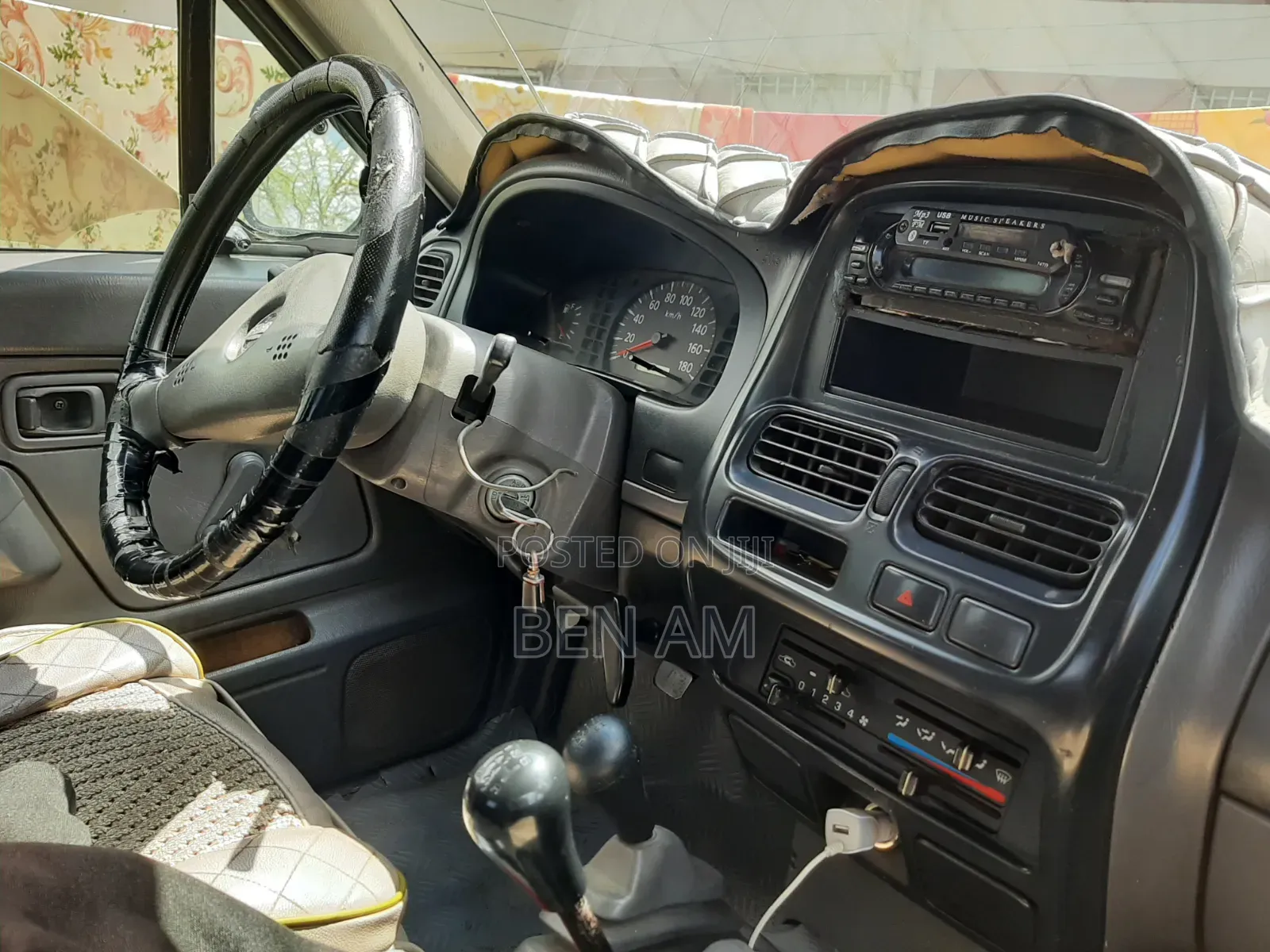 Nissan Hardbody 2003 White