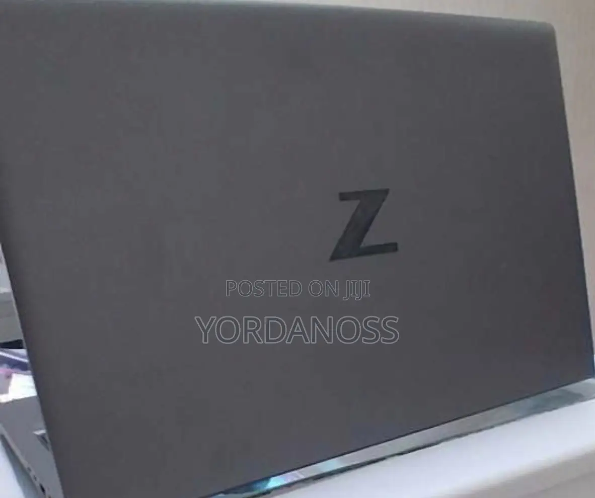 New Laptop HP ZBook Firefly G8 16GB Intel Core i7 SSD 512GB