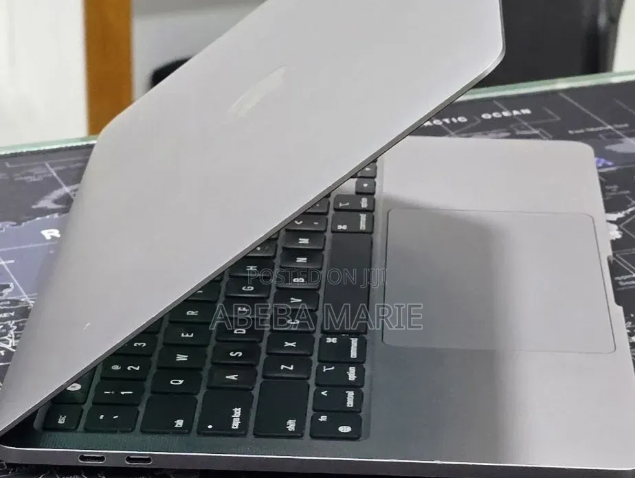 New Laptop Apple MacBook Air 2022 M2 16GB Apple M2 SSD 512GB