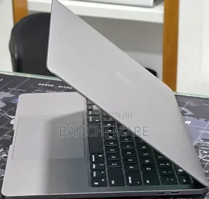 New Laptop Apple MacBook Pro 2022 M2 16GB Apple M2 SSD 512GB