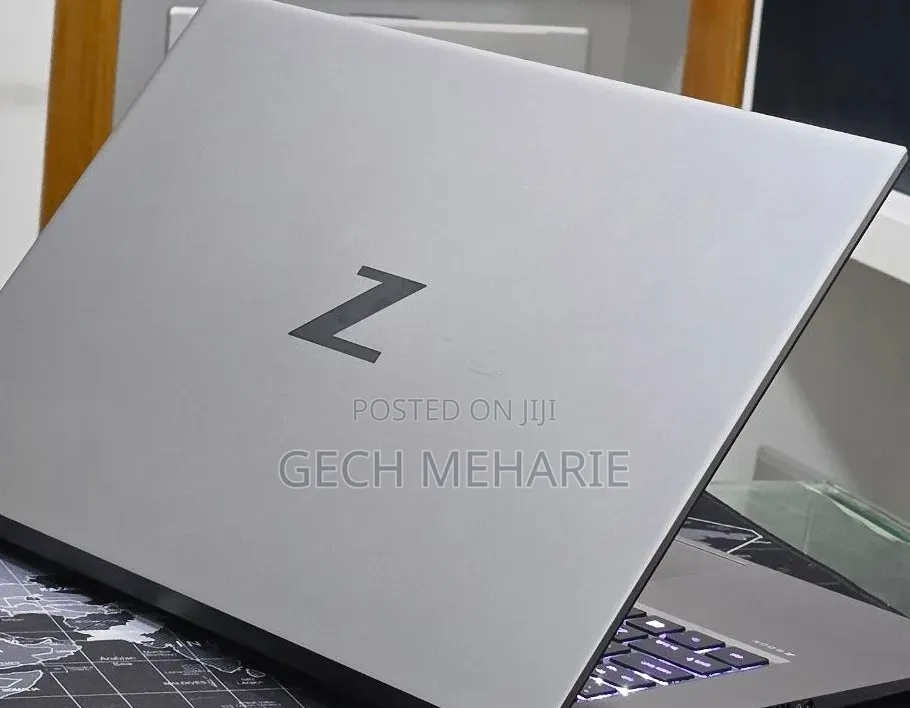 New Laptop HP ZBook Studio G8 32GB Intel Core i9 SSD 512GB
