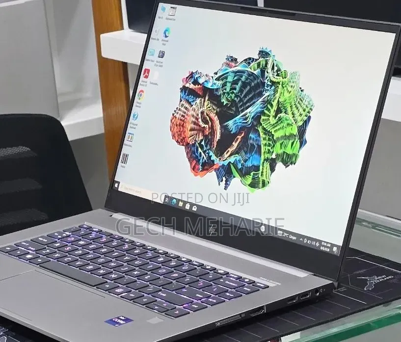 New Laptop HP ZBook Studio G8 32GB Intel Core i9 SSD 512GB
