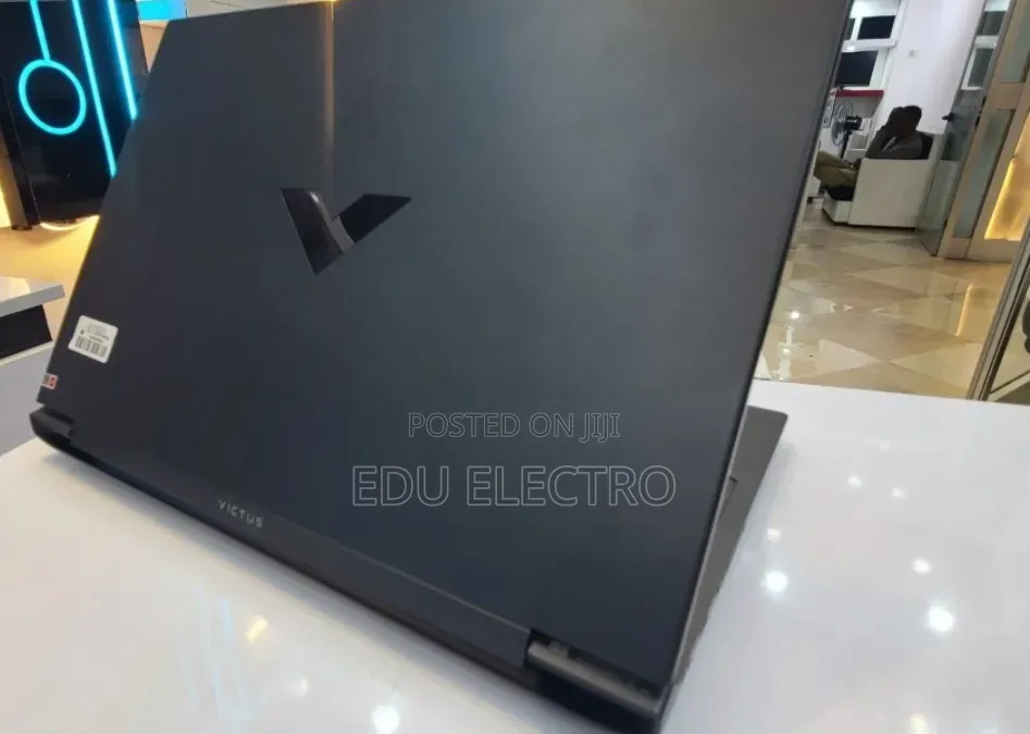 New Laptop HP Victus 15 16GB Intel Core i7 SSD 1T