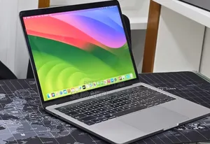 New Laptop Apple MacBook Pro 2019 16GB Intel Core i7 SSD 256GB