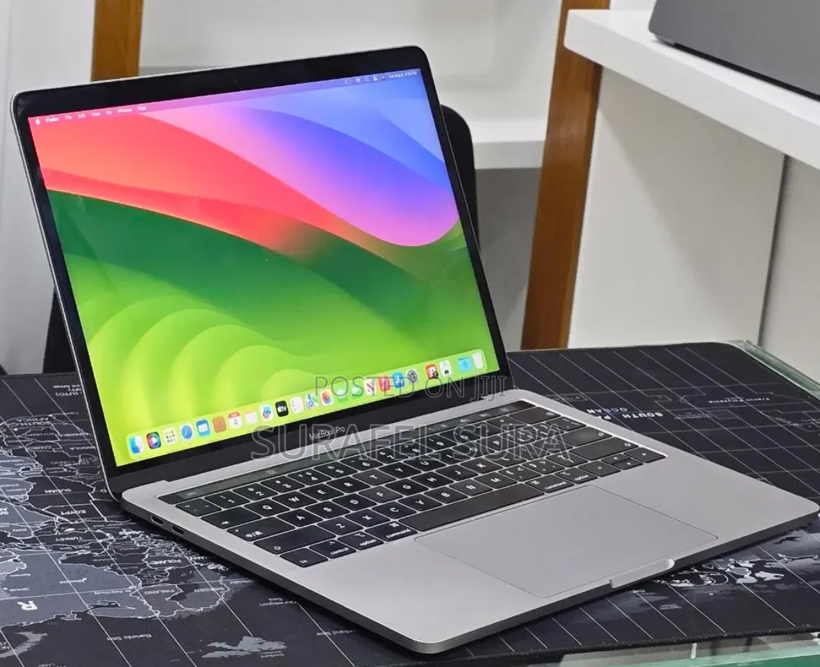 New Laptop Apple MacBook Pro 2019 16GB Intel Core i7 SSD 256GB