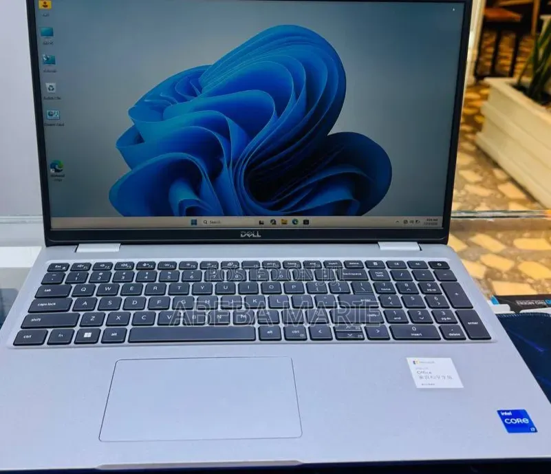 New Laptop Dell Precision 3581 16GB Intel Core i7 SSD 1T