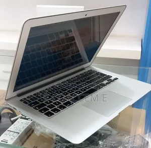 New Laptop Apple MacBook 8GB Intel Core i5 SSD 128GB