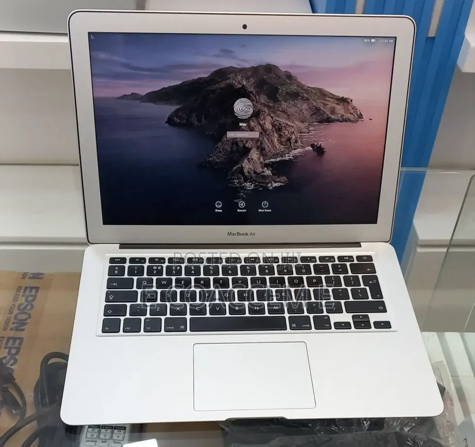 New Laptop Apple MacBook 8GB Intel Core i5 SSD 128GB