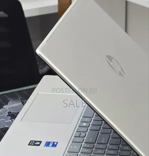 New Laptop HP EliteBook 830 G8 8GB Intel Core i7 SSD 256GB