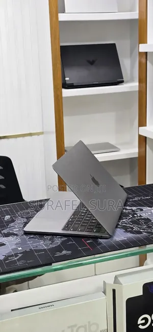 New Laptop Apple MacBook Pro 2019 16GB Intel Core i7 SSD 1T