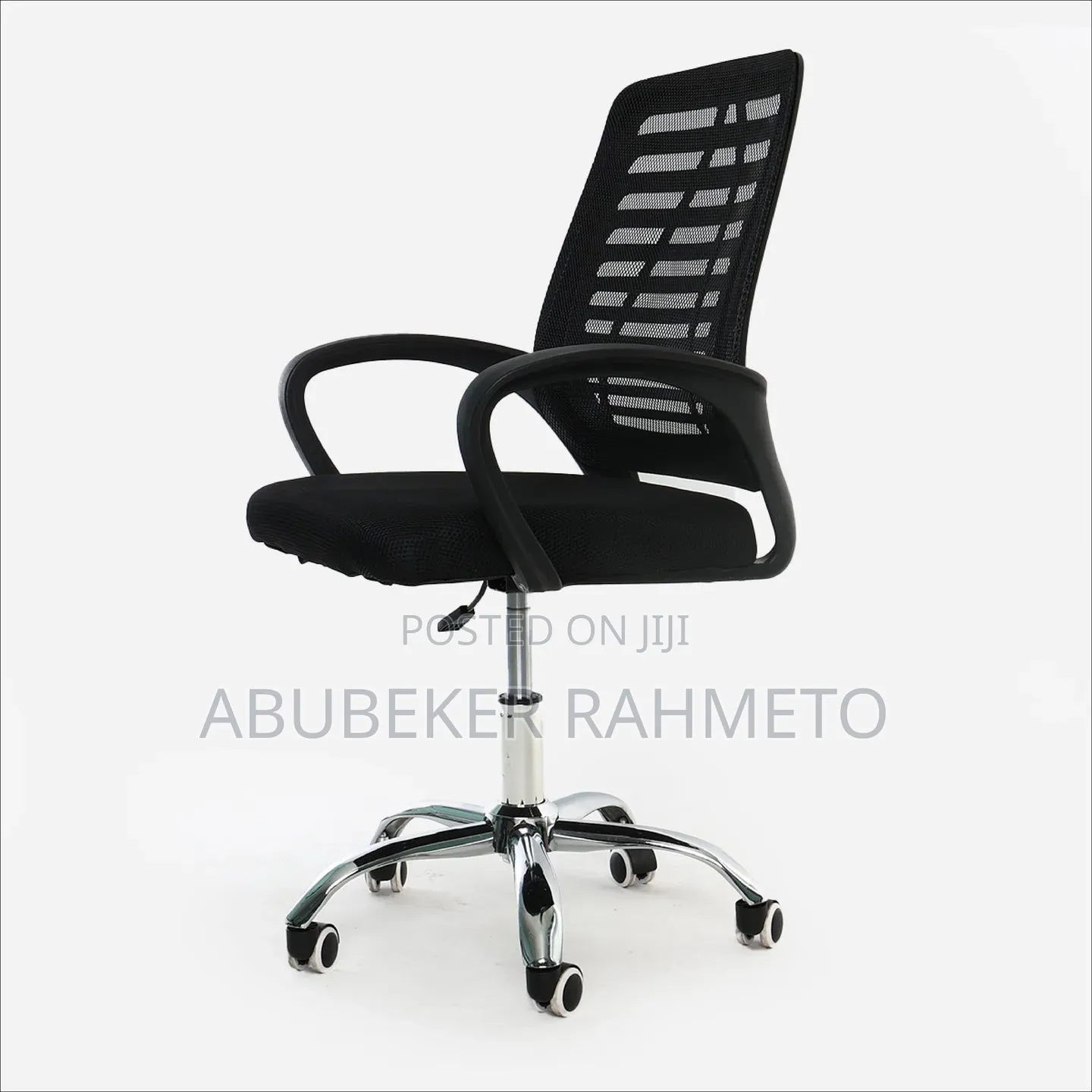 Modern Office Chair , Slightly Used Almost New