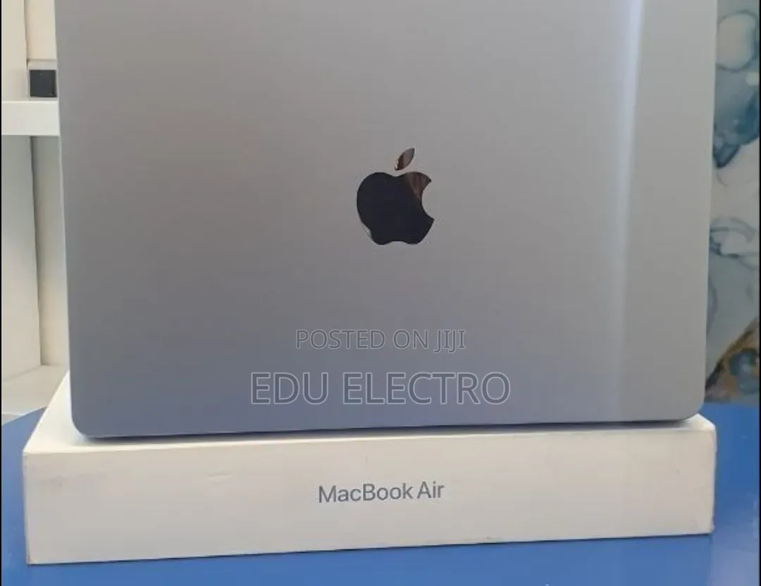 New Laptop Apple MacBook Air 2025 M4 16GB Apple M4 SSD 512GB