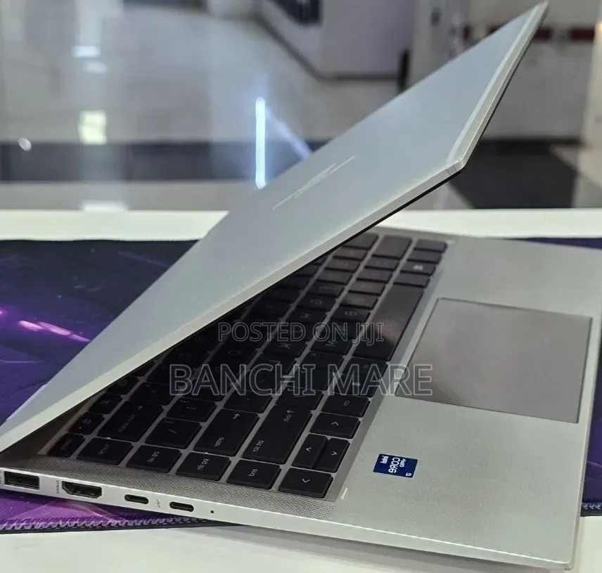 New Laptop HP EliteBook 1040 G8 16GB Intel Core i7 SSD 512GB