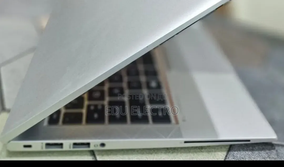 New Laptop HP EliteBook 830 G8 8GB Intel Core i5 SSD 256GB