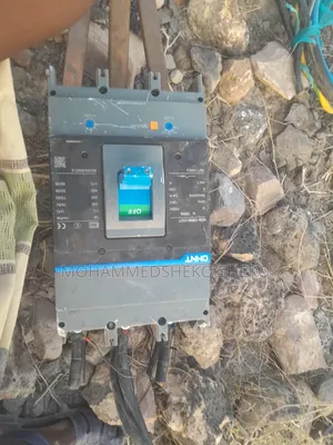 Chint NXM-1250s/3300t 1250a 3p ብሬከር አለኝ