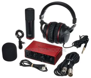 Focusrite Scarlett Solo 4th Generation Bundle (Studio)