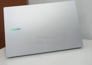 New Laptop Samsung Galaxy Book4 8GB Intel Core 5 SSD 512GB