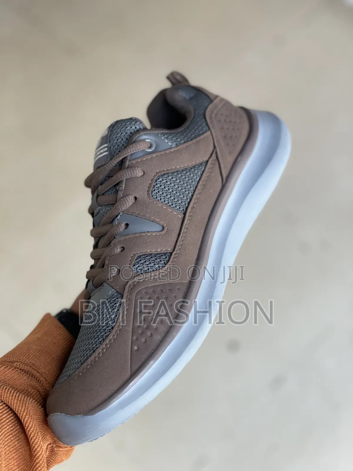 Skechers Max Comfort Sneakers