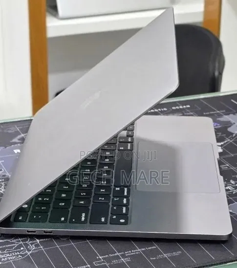 New Laptop Apple MacBook Pro 2021 M1 16GB Apple M1 Pro SSD 512GB