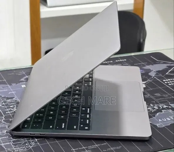 New Laptop Apple MacBook Pro 2021 M1 16GB Apple M1 Pro SSD 512GB