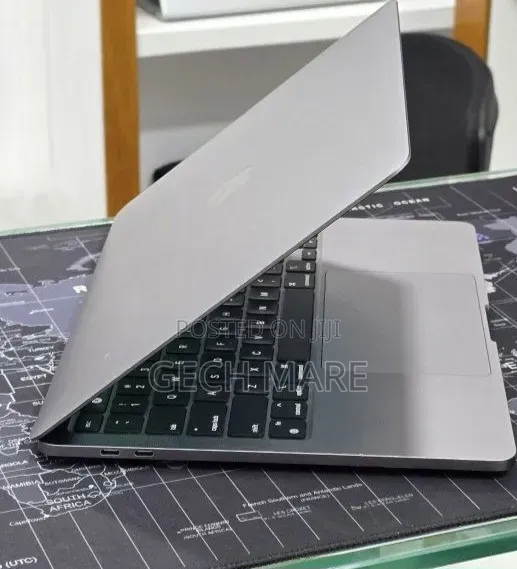 New Laptop Apple MacBook Pro 2021 M1 16GB Apple M1 Pro SSD 512GB
