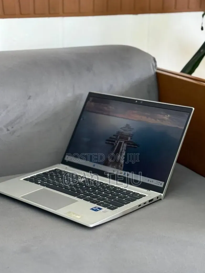 New Laptop HP EliteBook 830 G7 8GB Intel Core i7 SSD 256GB