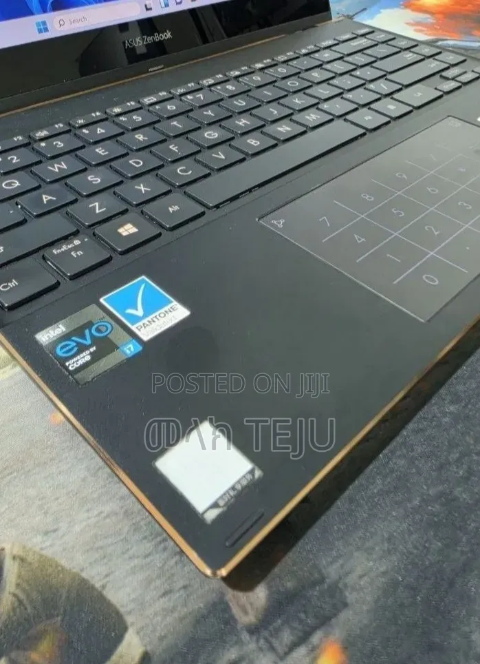 New Laptop Asus Zenbook 14 16GB Intel Core i7 SSD 512GB