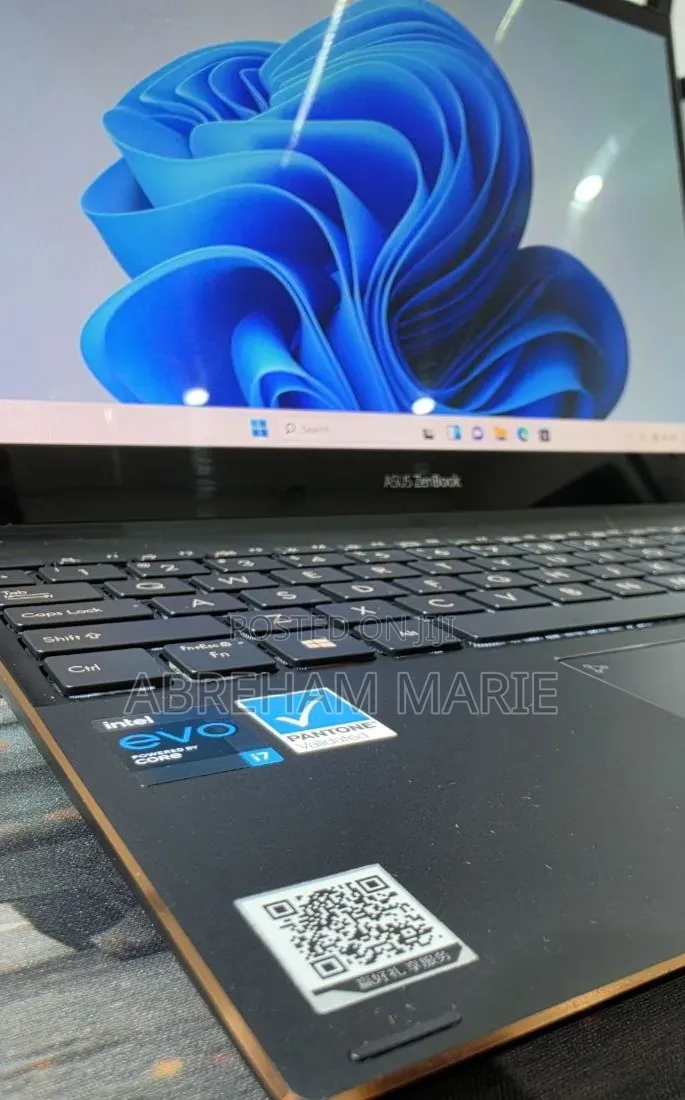 New Laptop Asus UX360CA 16GB Intel Core i7 SSD 512GB