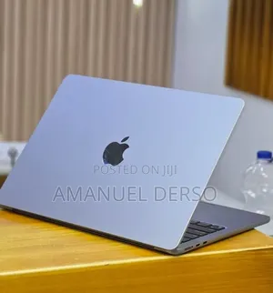 New Laptop Apple MacBook Air 2023 M2 8GB Apple M2 Ultra SSD 256GB