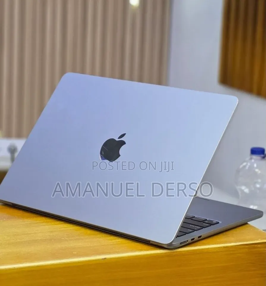 New Laptop Apple MacBook Air 2023 M2 8GB Apple M2 Ultra SSD 256GB