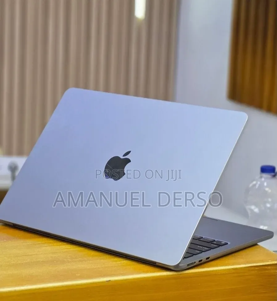 New Laptop Apple MacBook Air 2023 M2 8GB Apple M2 Ultra SSD 256GB