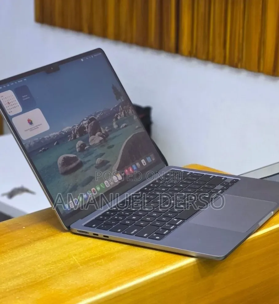 New Laptop Apple MacBook Air 2023 M2 8GB Apple M2 Ultra SSD 256GB