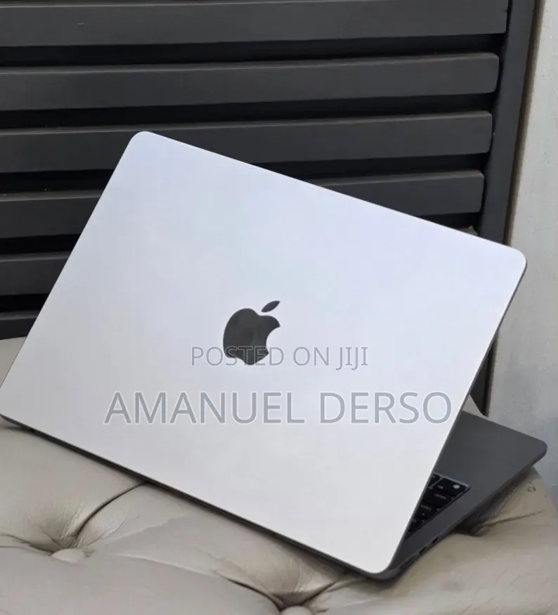 New Laptop Apple MacBook Air 2023 M2 8GB Apple M2 Ultra SSD 256GB