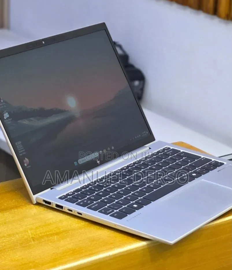New Laptop HP EliteBook 830 16GB Intel Core Ultra 7 SSD 512GB