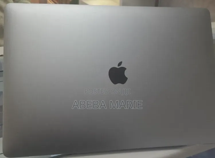New Laptop Apple MacBook Pro 2018 16GB Intel Core i7 SSD 512GB