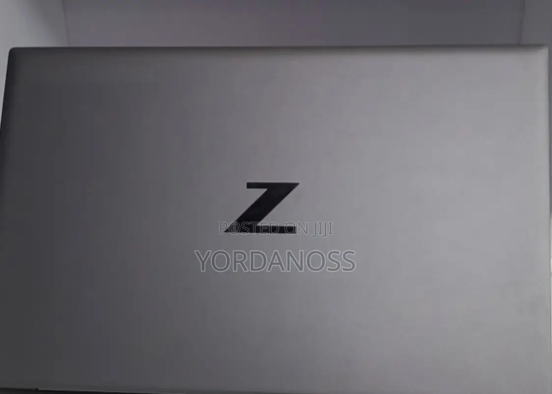 New Laptop HP ZBook Firefly G8 16GB Intel Core i7 SSD 512GB