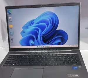New Laptop HP ZBook Firefly G8 16GB Intel Core i7 SSD 512GB
