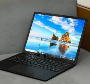 New Laptop Microsoft Surface 16GB Intel Core i7 SSD 512GB