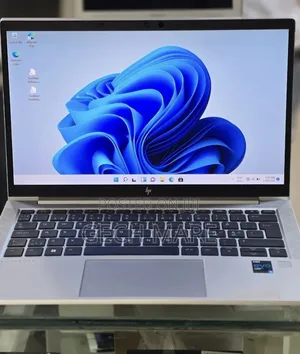 New Laptop HP EliteBook 830 G8 8GB Intel Core i5 SSD 256GB