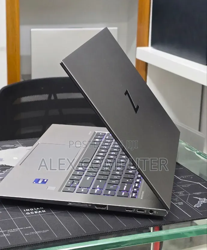 New Laptop HP 32GB Intel Core i9 SSD 512GB