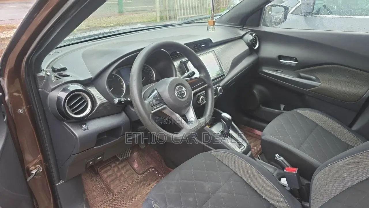 Nissan Kicks 2018 Brown