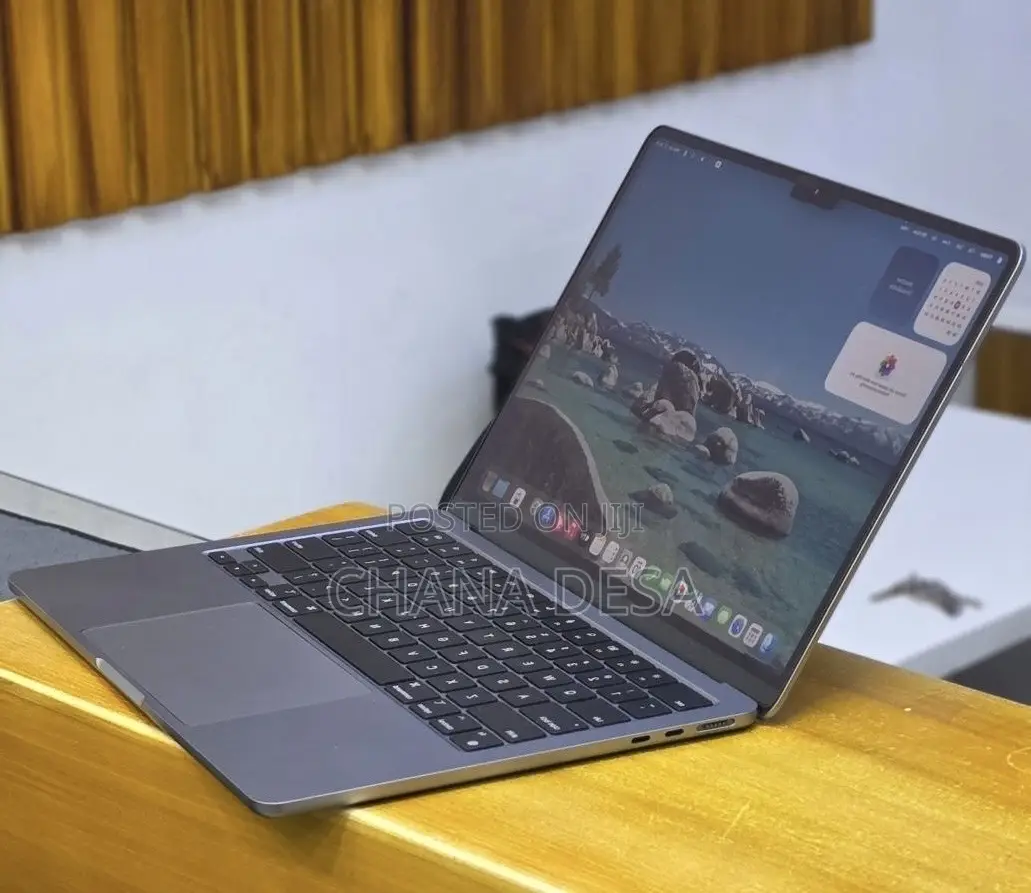 New Laptop Apple MacBook Air 2022 M2 8GB Apple M2 SSD 256GB