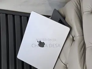 New Laptop Apple MacBook Air 2022 M2 8GB Apple M2 SSD 256GB