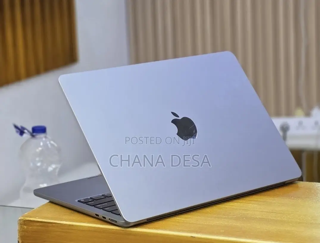 New Laptop Apple MacBook Air 2022 M2 8GB Apple M2 SSD 256GB