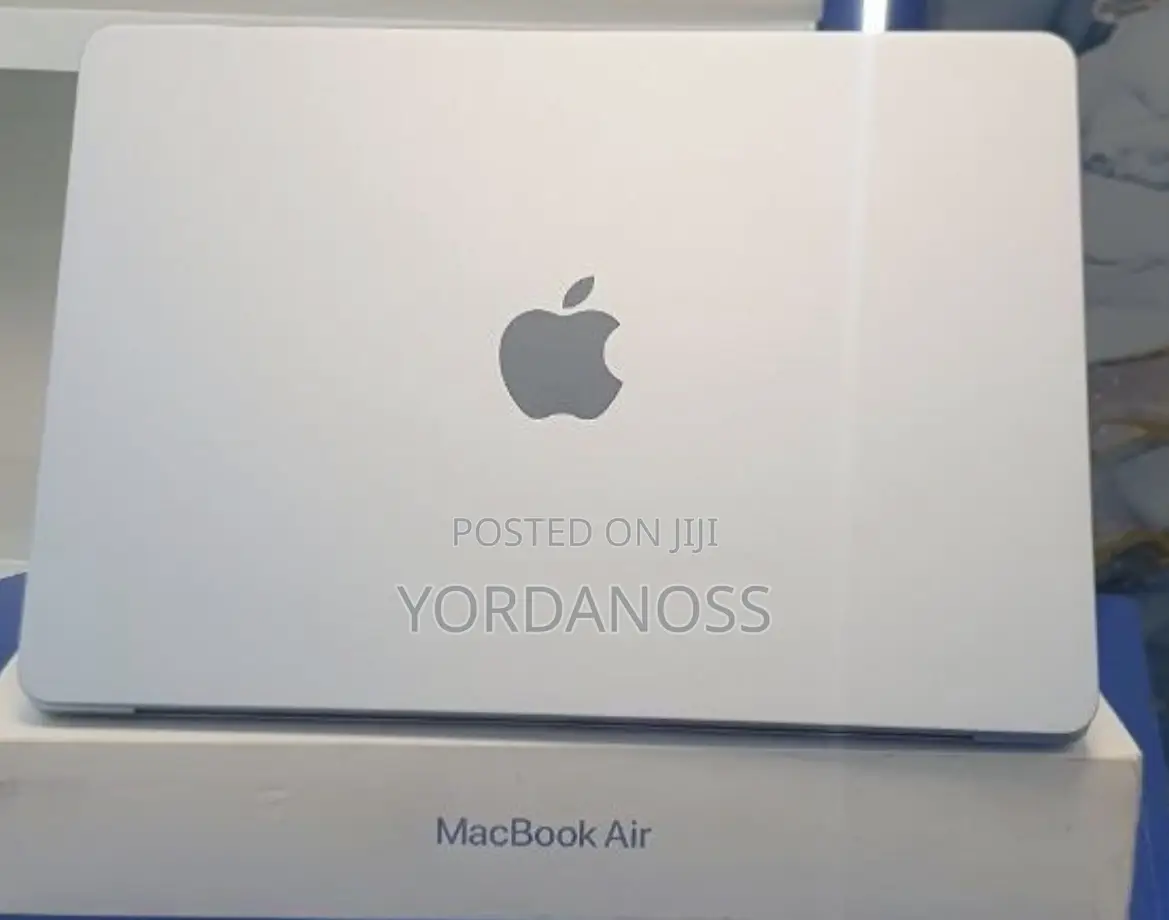 New Laptop Apple MacBook Air 2025 M4 16GB Apple M4 SSD 512GB